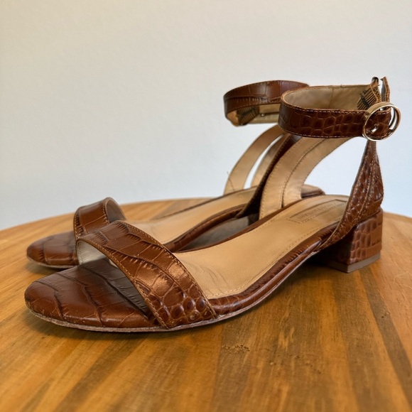 Antonio Melani Brown Crocodile Textured Sandal with Gold Buckle Size 6.5M - Picture 1 of 5